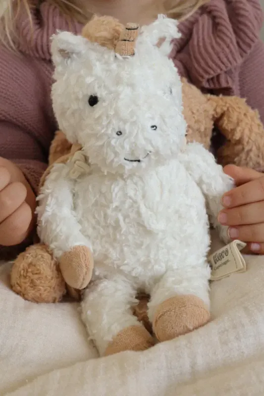 Sleeping Hero Kosebamse med Kappe i Naturmaterialer - Enhjørning 24 cm.